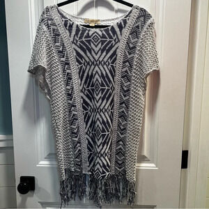 Vintage America Blue and Gray Crocheted Short Sleeved Top.‎ Size Large.